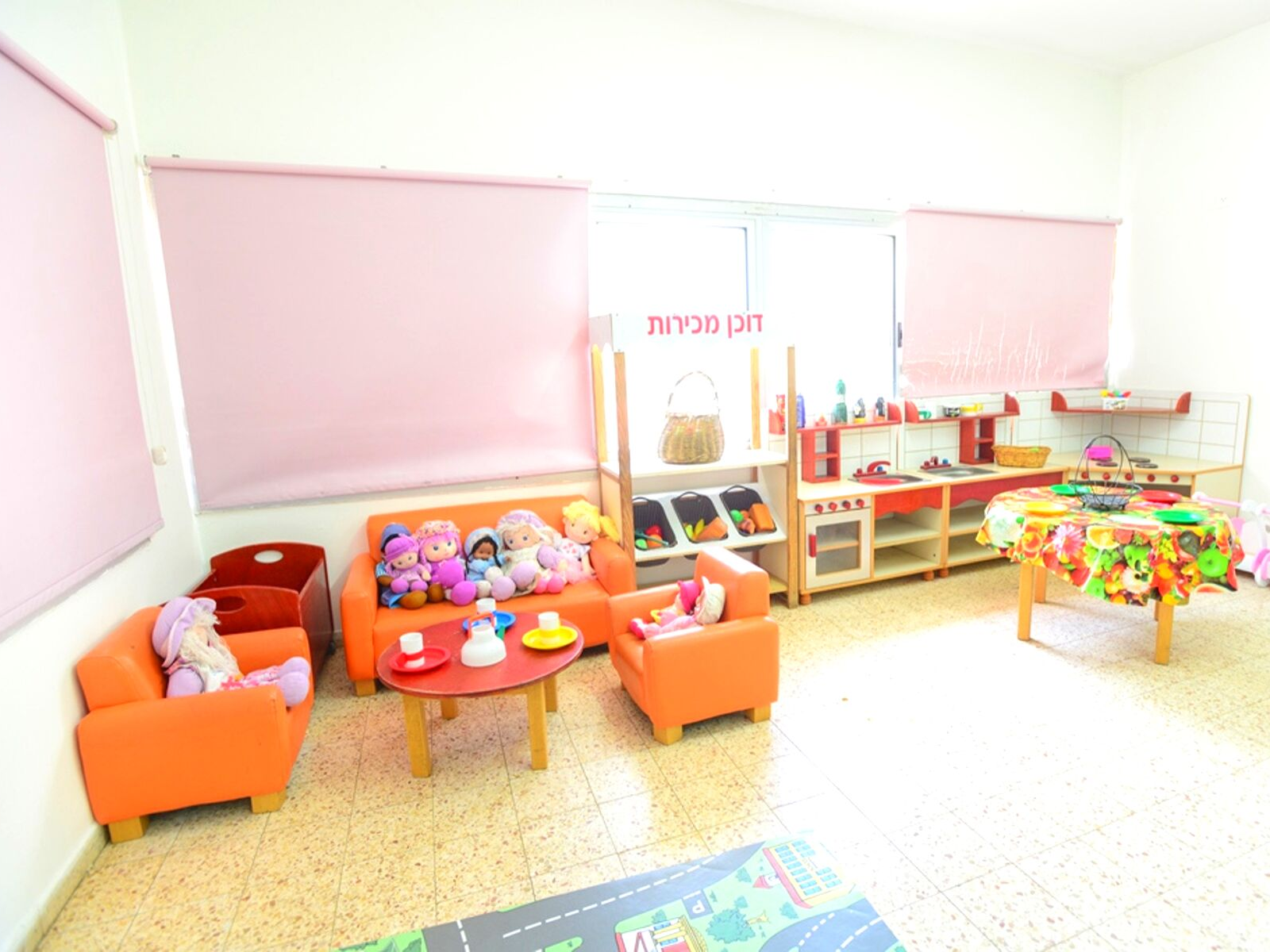 מעון-דובדבן-בני-עייש-פינת-משחק